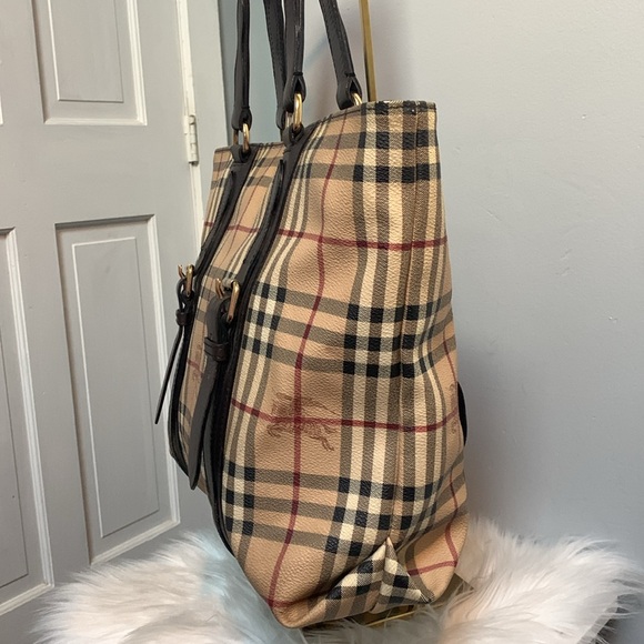 ❌SOLD❌Authentic Burberry large canvas and leather tote w free insert shaper - Picture 6 of 17
